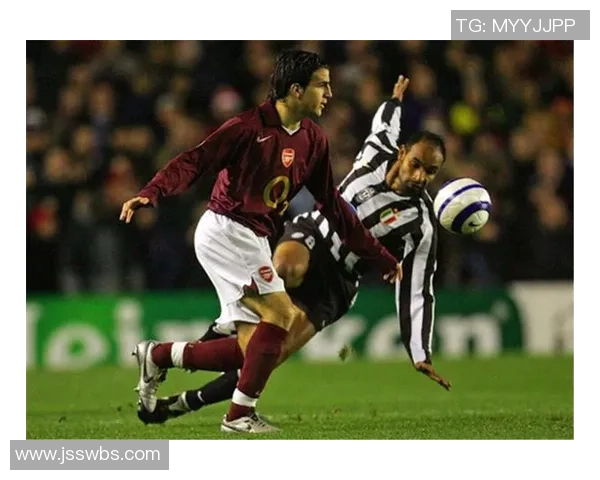 足球明星展现多重才华从绿茵场到艺术舞台的精彩人生